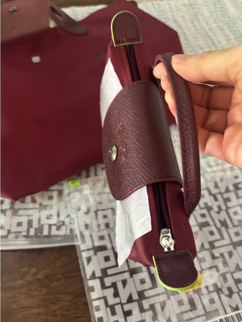 Longchamp burgundy tote with lime trim size large (comes with a mini as bonus) - Picture 12 of 14